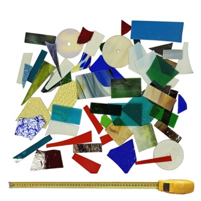 Pieces of colored glass, Ref. 7744